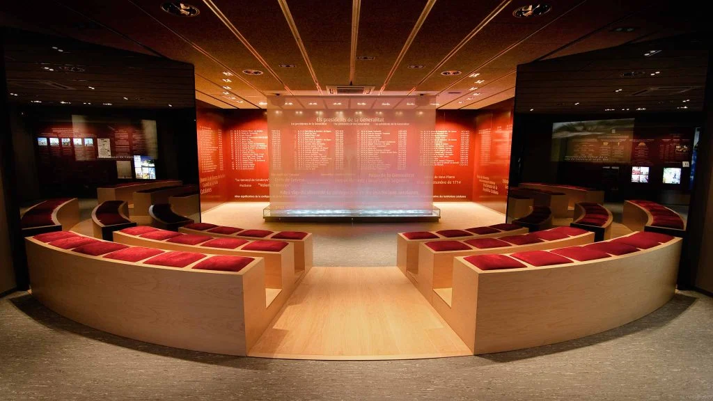 Sala de l'Oficina de Turisme (CAT) de Cervera dedicada al naixement de la Generalitat de Catalunya