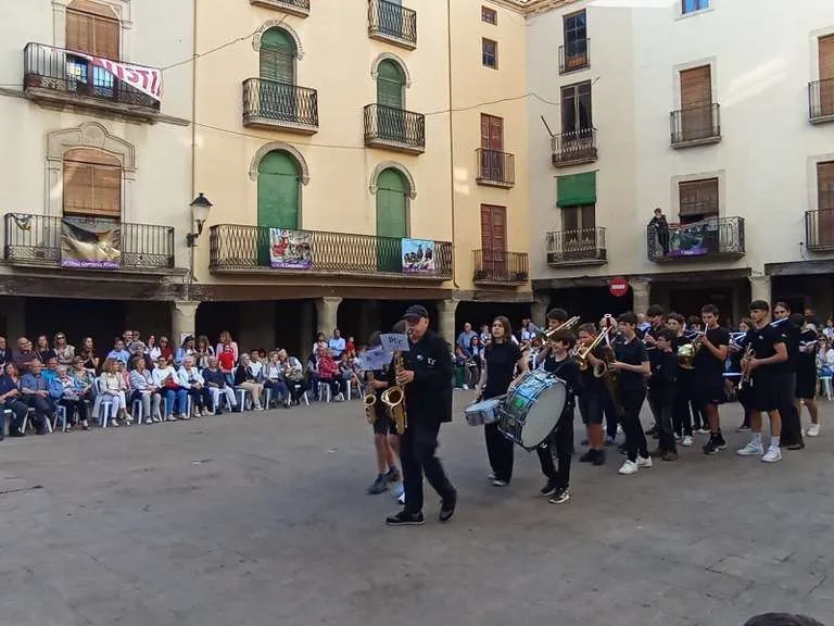 Cervera celebra Corpus amb la sortida del seguici festiu de la ciutat