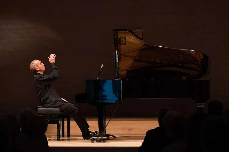 Emotiu concert d’homenatge a Lluís Guzman a l’Auditori de Cervera