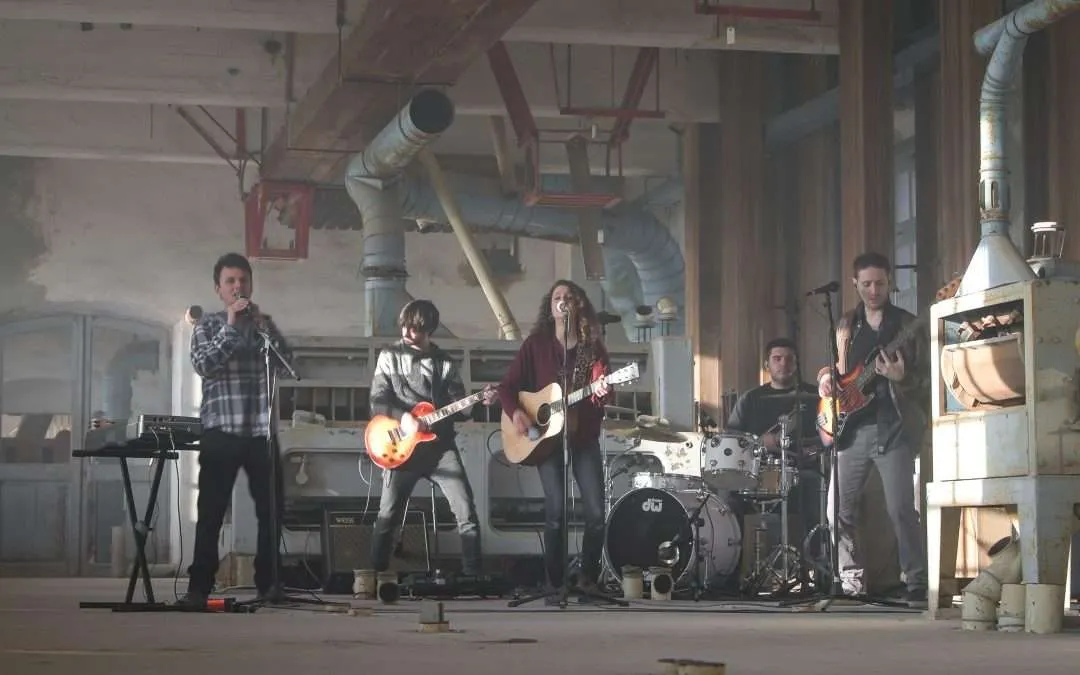 El grup cerverí Natiu enregistra un videoclip a la Farinera