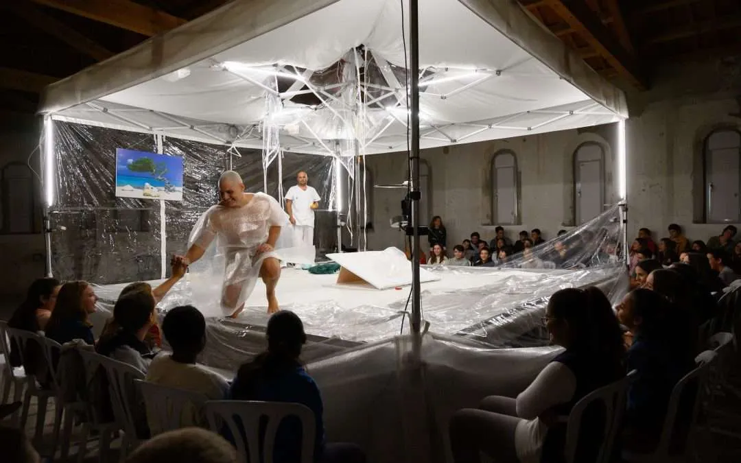La companyia cerverina Fadunito celebra 15 anys mostrant el procés de creació del seu proper espectacle