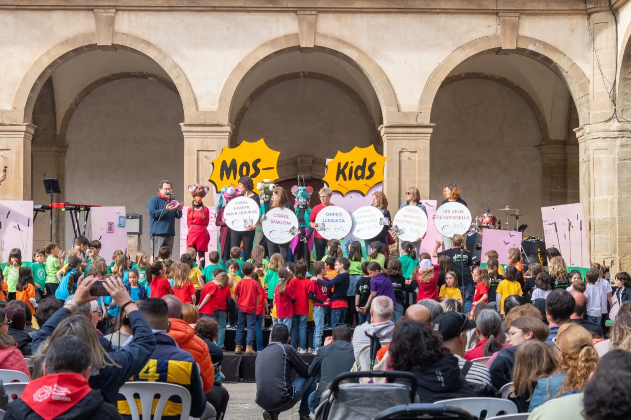 La Coral Infantil Nova Cervera fou l’amfitriona del 51è Juguem Cantant