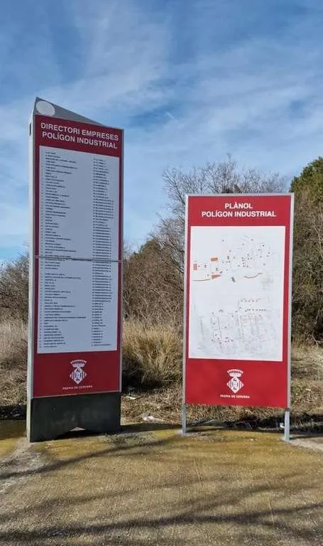 La Paeria de Cervera renova els plafons informatius del polígon industrial