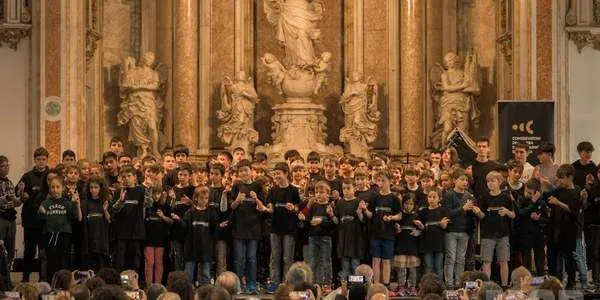 La VII Trobada de percussió reuneix un centenar de joves músics a Cervera