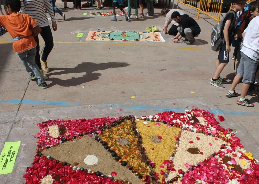 Les escoles de Cervera treballen la festa de Corpus