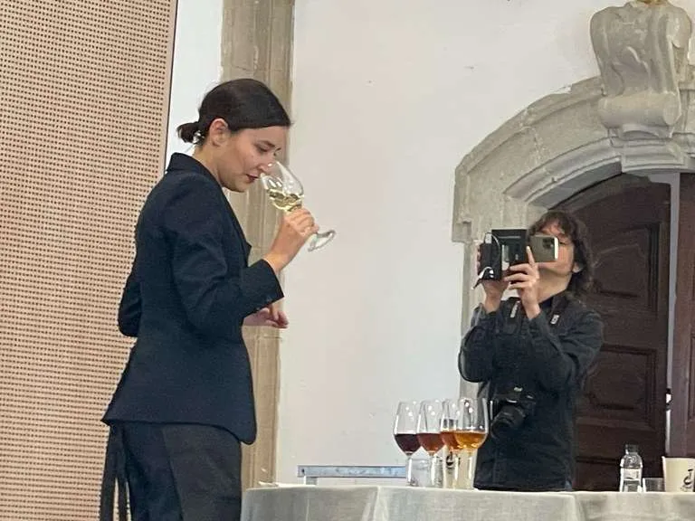 Marta Cortizas, proclamada millor sommelier de Catalunya 2024 al concurs celebrat a Cervera
