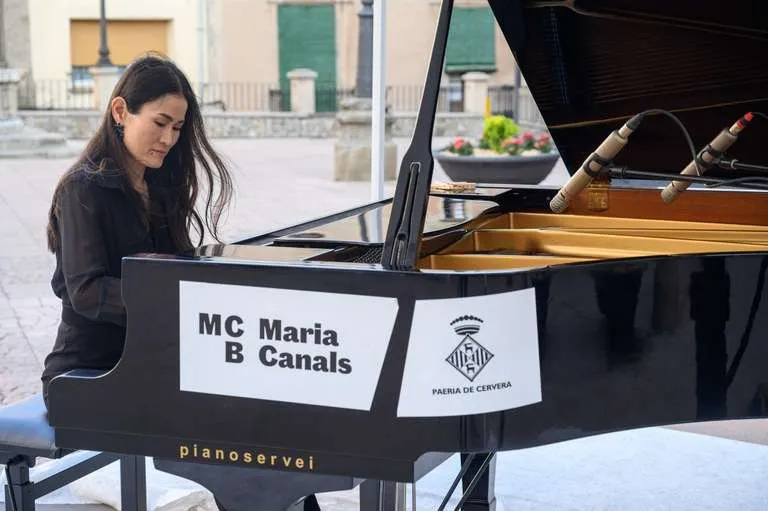Un concert brillant de la pianista Yukiko Akagi va culminar una nova edició del «Maria Canals porta cua» a Cervera