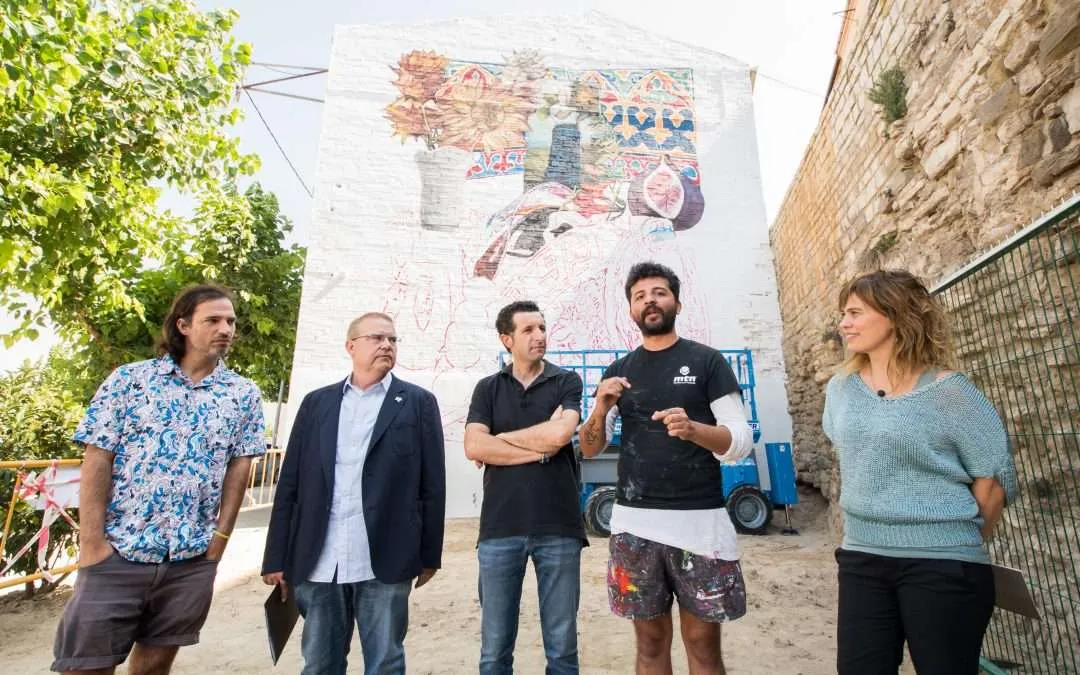 Un mural de gran format de l’artista argentí Nicolás Romero dona el tret de sortida al «MMEU a Cel Obert»
