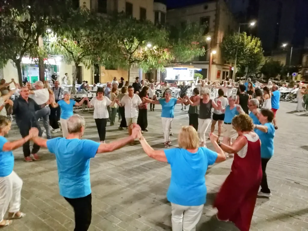 Audició i ballada de sardanes amb la Cobla Juvenil Ciutat de Solsona