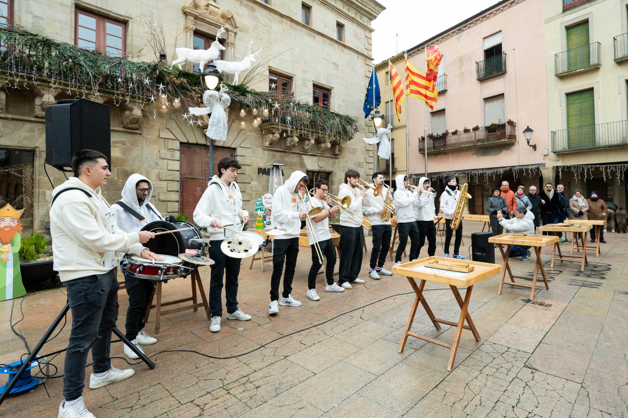 Cervera celebra el Mercat de Nadal amb molt èxit