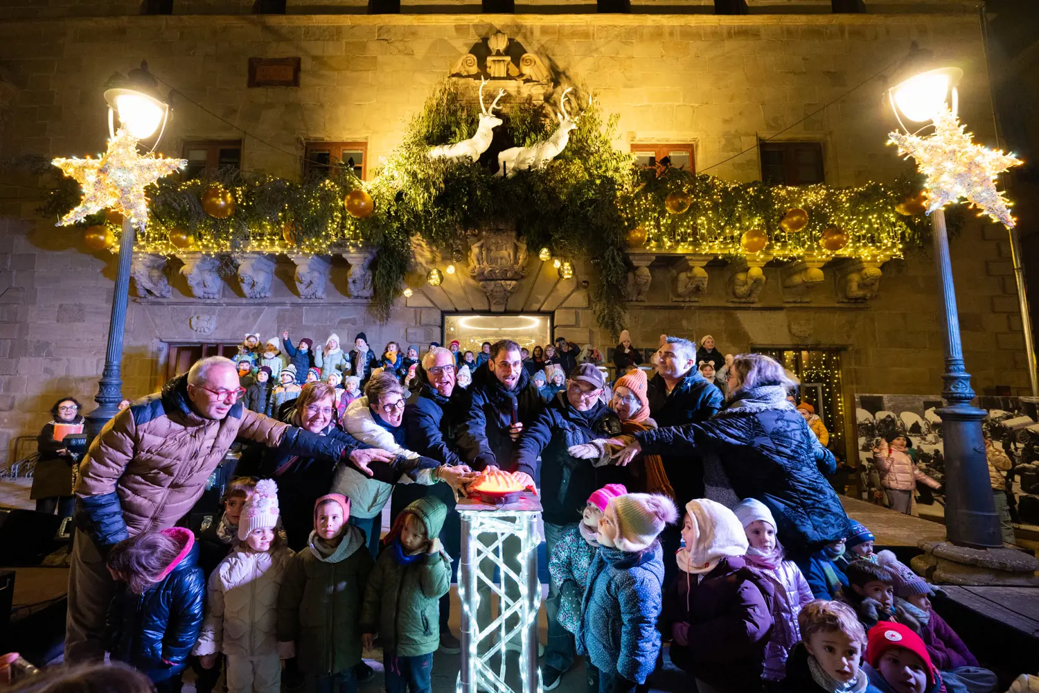 Cervera dona el tret de sortida a les activitats de Nadal amb la festa de l’encesa dels llums