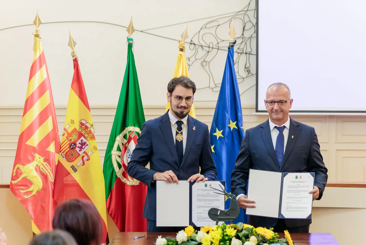 Cervera i Vila Nova de Cerveira consoliden els seus vincles amb un protocol d’agermanament