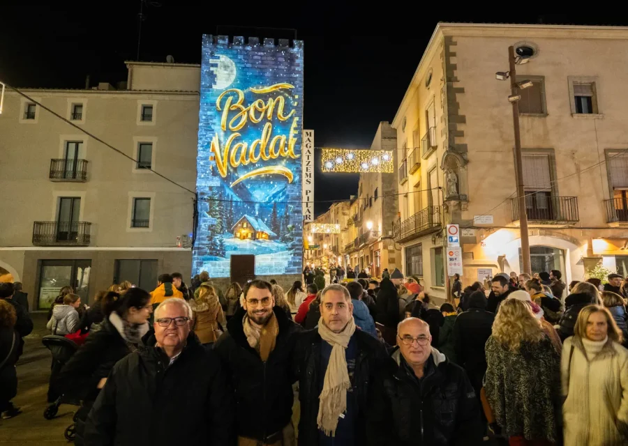 El carrer Major de Cervera va brillar amb la celebració del Mercat de Nadal