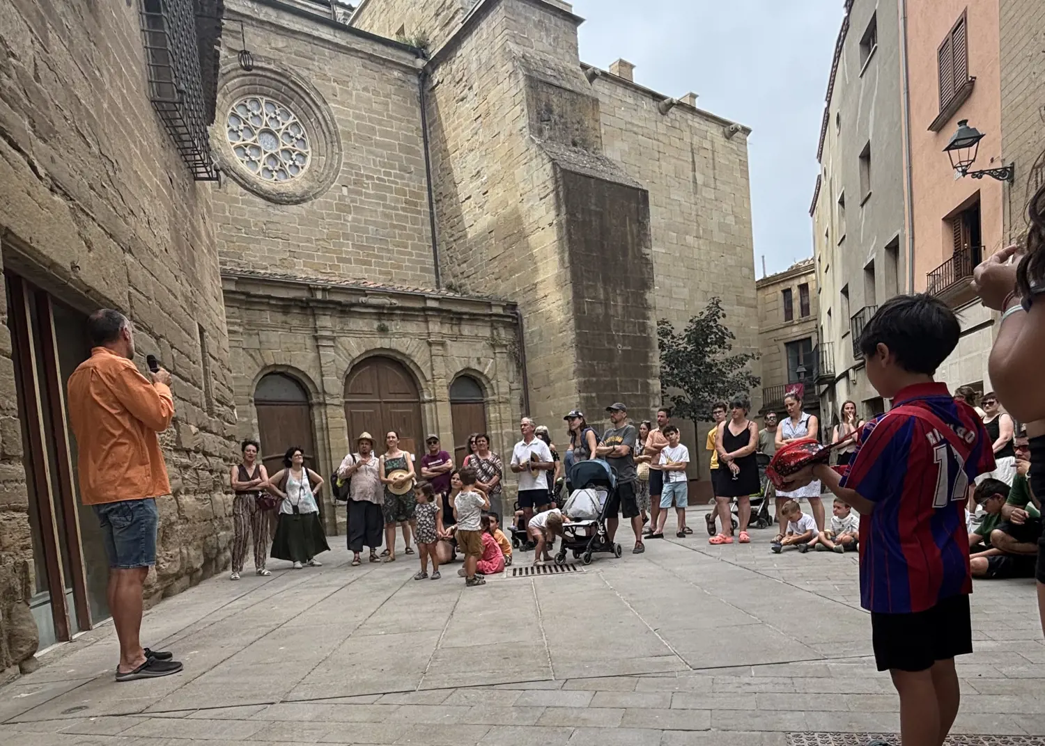 «La Petita Mil·lenària» apropa la història de Cervera als nens i nenes