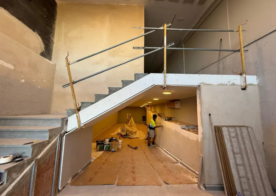 Recta final de les obres de renovació de la sala d’exposicions temporals del Museu de Cervera