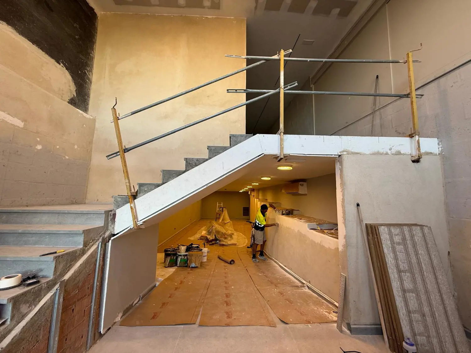 Recta final de les obres de renovació de la sala d’exposicions temporals del Museu de Cervera